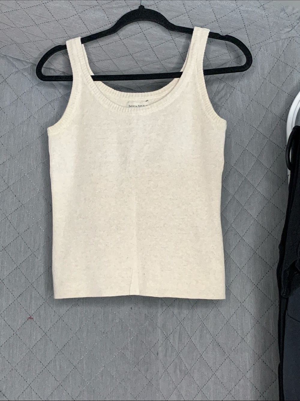 #190 Banana Republic Cream Knit Tank Top
